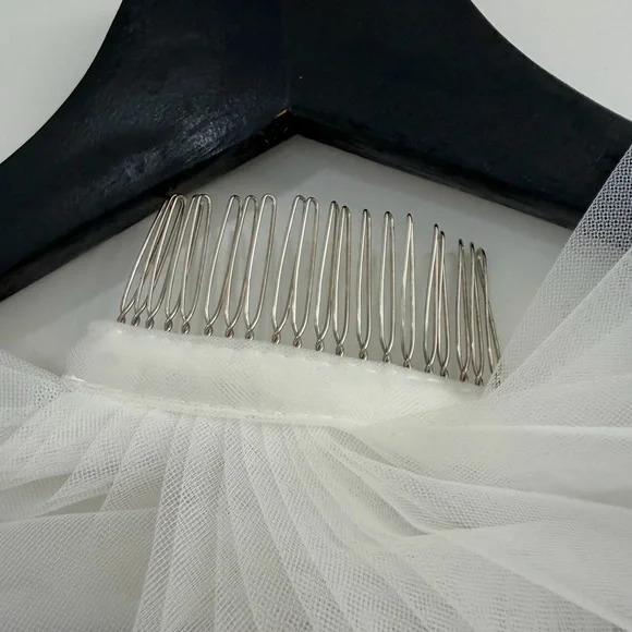 Bridal kit: White Bride Robe + Short Veil - Picture 9 of 14